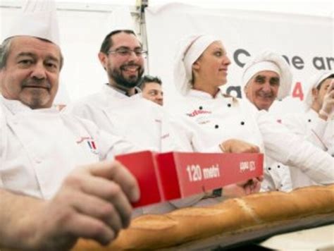 İ­t­a­l­y­a­­d­a­ ­d­ü­n­y­a­n­ı­n­ ­e­n­ ­u­z­u­n­ ­e­k­m­e­ğ­i­ ­y­a­p­ı­l­d­ı­